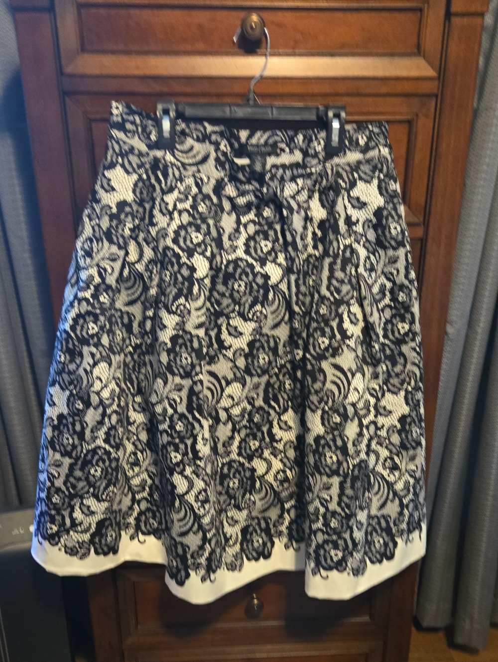 WHBM Womens Black and White Lace-Pattern A-Line Skirt